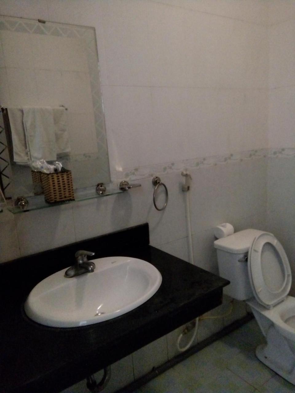 Khach San Thuong Mai Hotel Yen Thinh Esterno foto